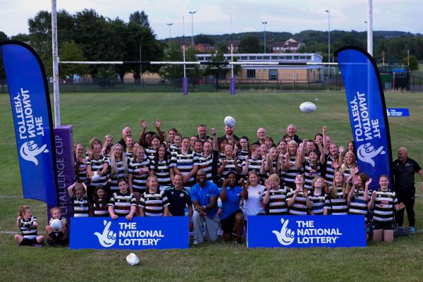Maggie Alphonsi & Ugo Monye with rugby team for National Lottery event