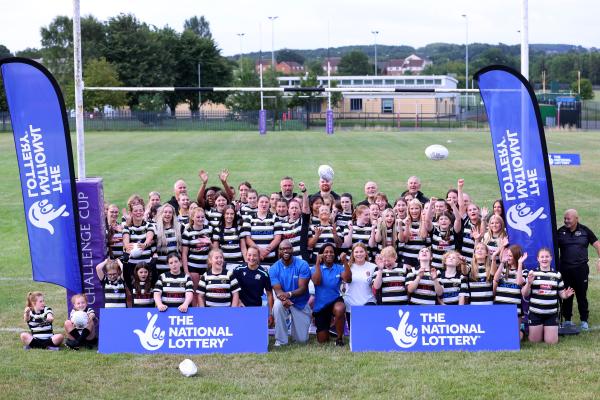 Maggie Alphonsi & Ugo Monye with rugby team for National Lottery event