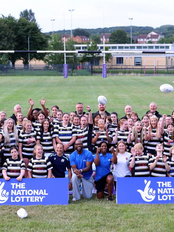 Maggie Alphonsi & Ugo Monye with rugby team for National Lottery event